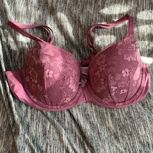 36C Victoria’s Secret tshirt bra